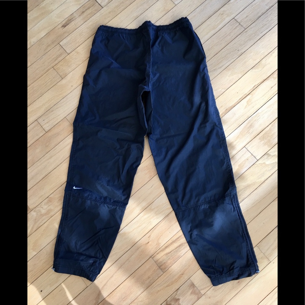 NIKE WINDBREAKER 100% NYLON PANTS BLACK XL-32.5”L